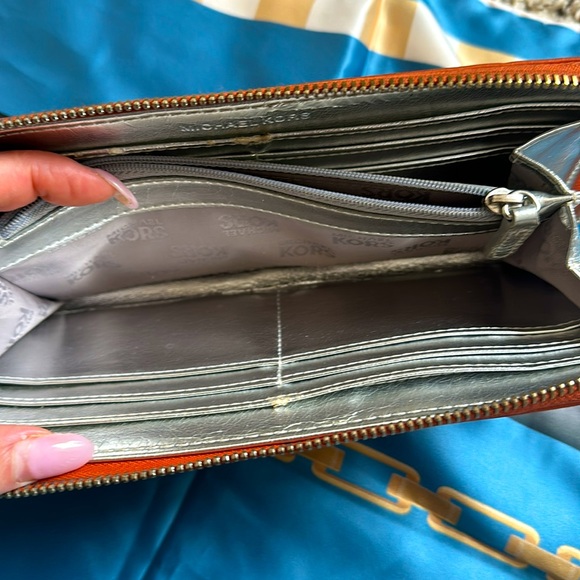 Michael Kors Orange Wallet - Picture 5 of 6